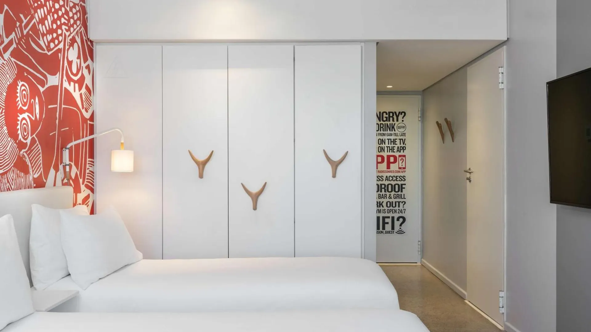Radisson Red Hotel V&A Waterfront Cape Town 3*,