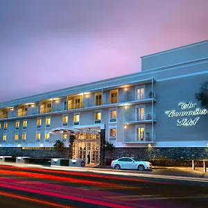 4* Otel The Commodore
